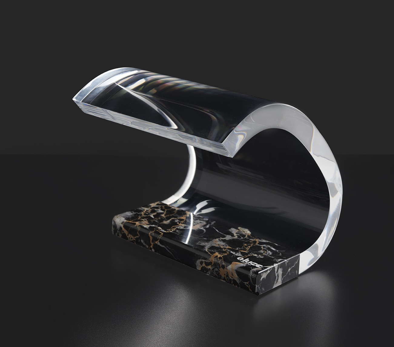 Colombo 281 “Acrilica” Portoro marbleコロンボ 281 (アクリリカ)  ポルトーロ マーブル